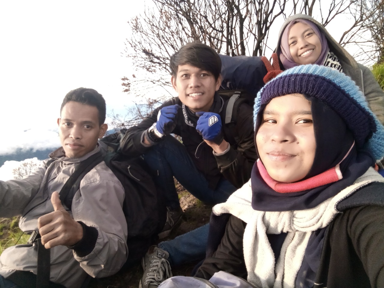 Pengalaman Mendaki Gunung Lawu dan Tips Mendaki Gunung untuk Pemula